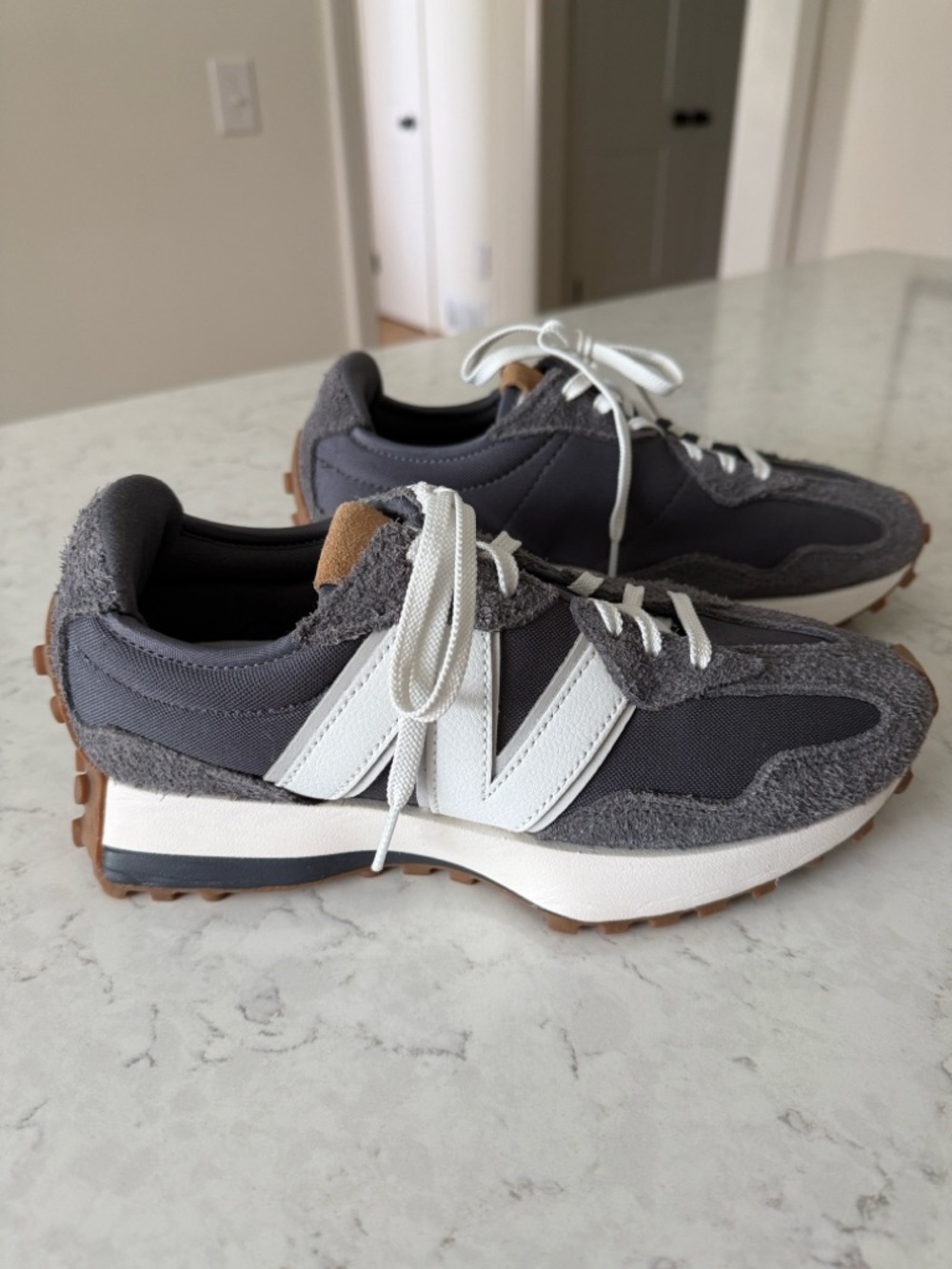 New Balance 327 Sneakers, 7.5